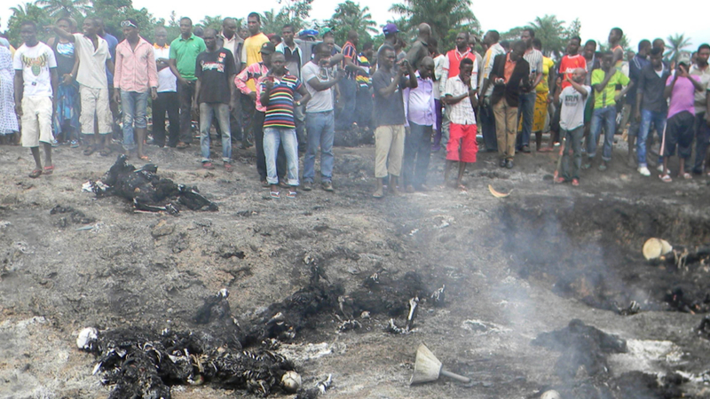 Illustration for article titled A Tanker Truck Explosion In Nigeria Killed 95 People Trying To Collect The Fuel